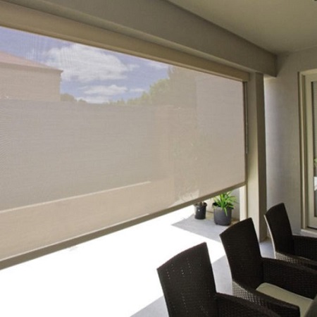 motorized blind of Curtains UAE